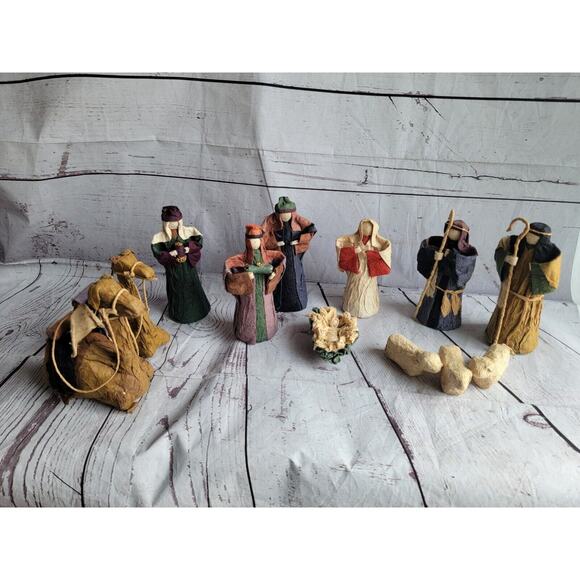 Vintage Folk Art Nativity Set Paper mache? Felt? Made In Philippines READ - Picture 1 of 16